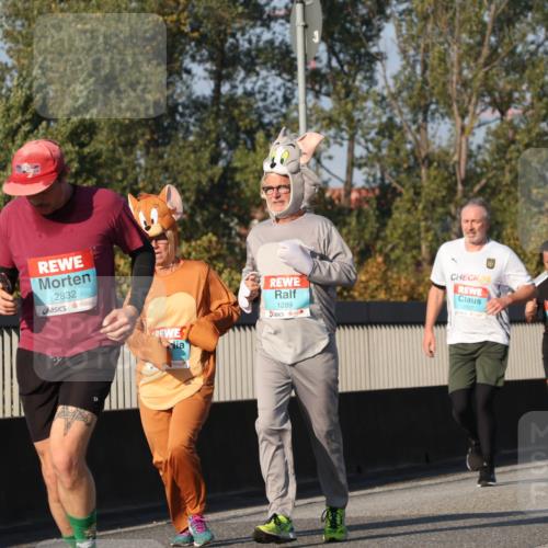 03.10.2025 - Köhlbrandbrückenlauf Luisa Fischer http://msf.ph/oto/9014875 03.10.2025 10:59:27 Position 3 2832, 1289, 24 meine-sportfotos.de