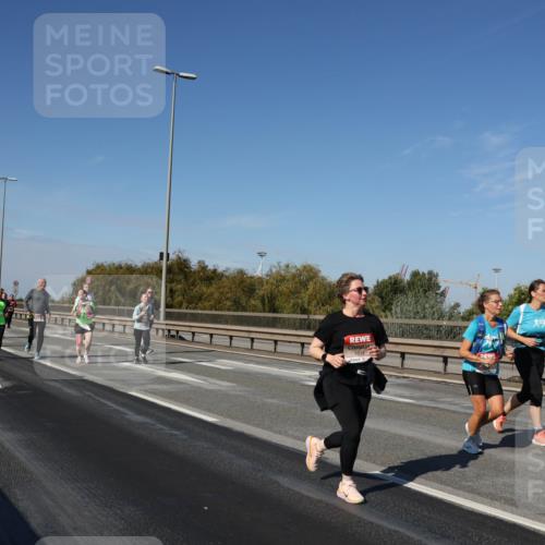 03.10.2025 - Köhlbrandbrückenlauf Julia Fischer http://msf.ph/oto/9014894 03.10.2025 13:11:21 Position 3 5615 meine-sportfotos.de