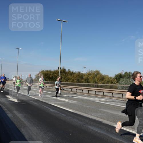 03.10.2025 - Köhlbrandbrückenlauf Julia Fischer http://msf.ph/oto/9014897 03.10.2025 13:11:21 Position 3  meine-sportfotos.de