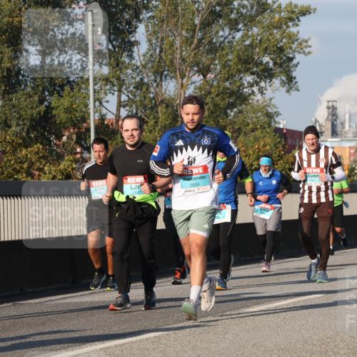 03.10.2025 - Köhlbrandbrückenlauf Luisa Fischer http://msf.ph/oto/9014901 03.10.2025 10:59:30 Position 3 24, 2837, 2834, 1202, 1537, 1427, 2079 meine-sportfotos.de