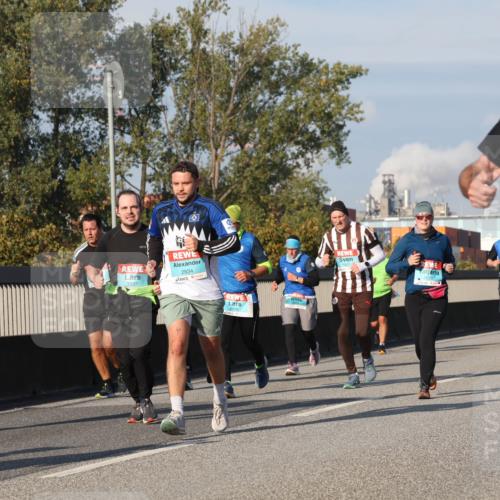 03.10.2025 - Köhlbrandbrückenlauf Luisa Fischer http://msf.ph/oto/9014906 03.10.2025 10:59:30 Position 3 24, 2837, 2834, 1537, 2079, 327 meine-sportfotos.de