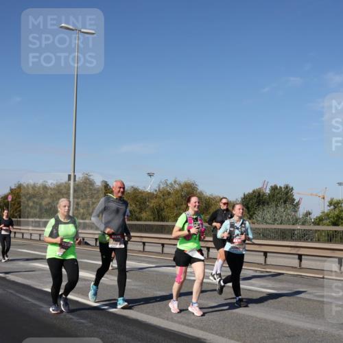 03.10.2025 - Köhlbrandbrückenlauf Julia Fischer http://msf.ph/oto/9014907 03.10.2025 13:11:24 Position 3  meine-sportfotos.de