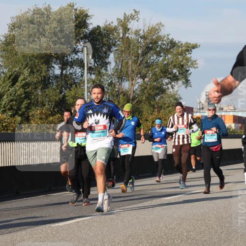 03.10.2025 - Köhlbrandbrückenlauf Luisa Fischer http://msf.ph/oto/9014908 03.10.2025 10:59:31 Position 3 24, 1537, 2834, 3327 meine-sportfotos.de