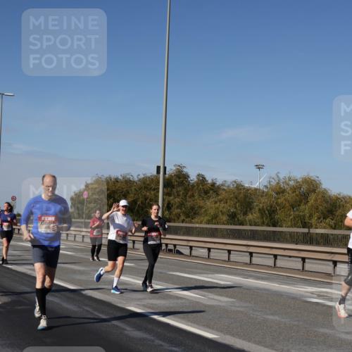 03.10.2025 - Köhlbrandbrückenlauf Julia Fischer http://msf.ph/oto/9014923 03.10.2025 13:11:26 Position 3  meine-sportfotos.de
