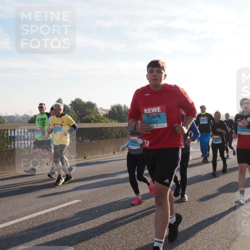 03.10.2025 - Köhlbrandbrückenlauf Fabian Wolf http://msf.ph/oto/9014953 03.10.2025 09:24:58 Position 3 2632, 2466, 2631 meine-sportfotos.de