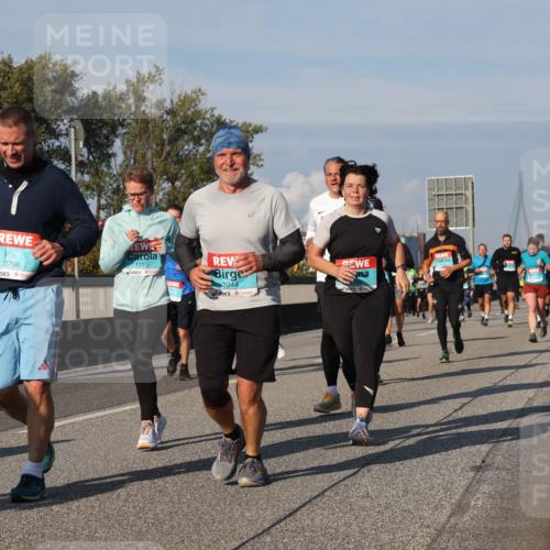 03.10.2025 - Köhlbrandbrückenlauf Luisa Fischer http://msf.ph/oto/9014958 03.10.2025 10:59:36 Position 3 3796, 1745, 2044 meine-sportfotos.de