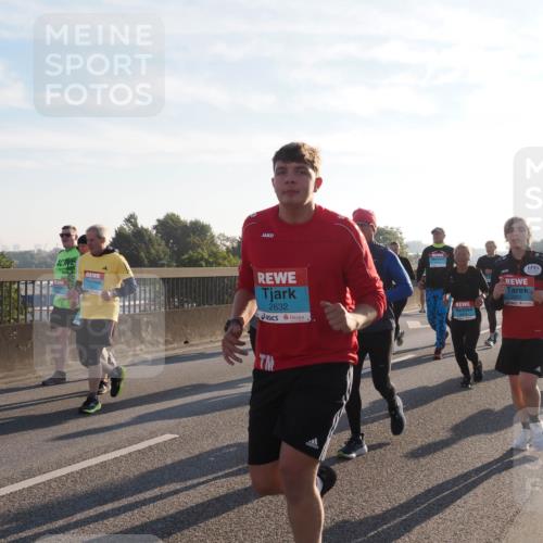 03.10.2025 - Köhlbrandbrückenlauf Fabian Wolf http://msf.ph/oto/9014959 03.10.2025 09:24:59 Position 3 2632, 2631 meine-sportfotos.de
