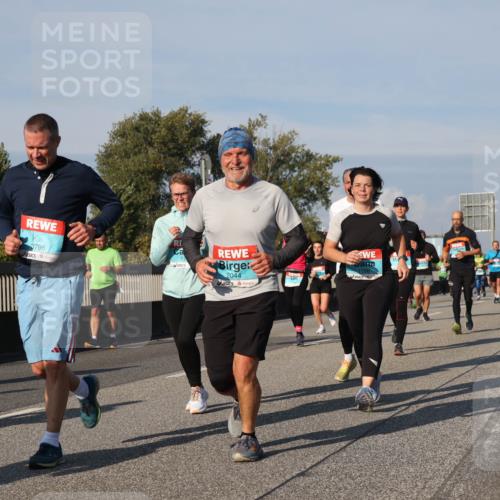 03.10.2025 - Köhlbrandbrückenlauf Luisa Fischer http://msf.ph/oto/9014965 03.10.2025 10:59:37 Position 3 3796, 2044 meine-sportfotos.de