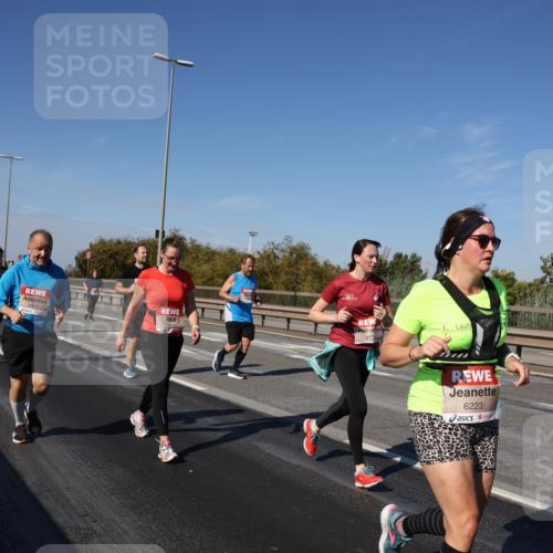 03.10.2025 - Köhlbrandbrückenlauf Julia Fischer http://msf.ph/oto/9014966 03.10.2025 13:11:34 Position 3 4443, 6170, 6223 meine-sportfotos.de