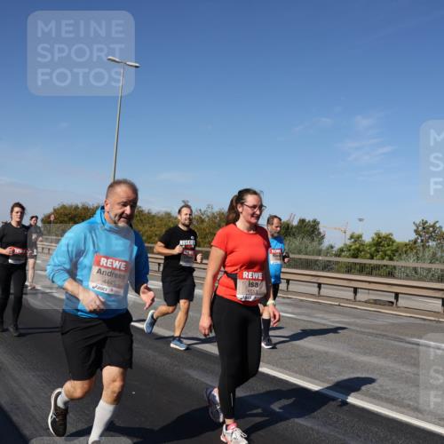 03.10.2025 - Köhlbrandbrückenlauf Julia Fischer http://msf.ph/oto/9014970 03.10.2025 13:11:35 Position 3 4443, 6513 meine-sportfotos.de