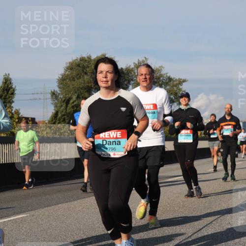 03.10.2025 - Köhlbrandbrückenlauf Luisa Fischer http://msf.ph/oto/9014979 03.10.2025 10:59:38 Position 3 1745, 796, 7, 1979 meine-sportfotos.de