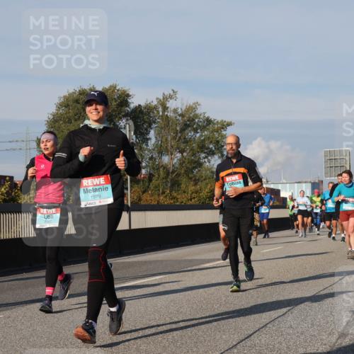 03.10.2025 - Köhlbrandbrückenlauf Luisa Fischer http://msf.ph/oto/9014996 03.10.2025 10:59:40 Position 3 3751, 2957, 1979 meine-sportfotos.de