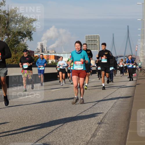 03.10.2025 - Köhlbrandbrückenlauf Luisa Fischer http://msf.ph/oto/9015015 03.10.2025 10:59:41 Position 3 925, 1754 meine-sportfotos.de