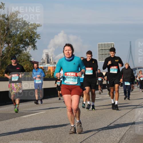 03.10.2025 - Köhlbrandbrückenlauf Luisa Fischer http://msf.ph/oto/9015024 03.10.2025 10:59:42 Position 3 1754, 3207 meine-sportfotos.de