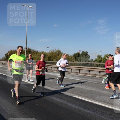 03.10.2025 - Köhlbrandbrückenlauf Julia Fischer http://msf.ph/oto/9015034 03.10.2025 13:11:51 Position 3 5120 meine-sportfotos.de