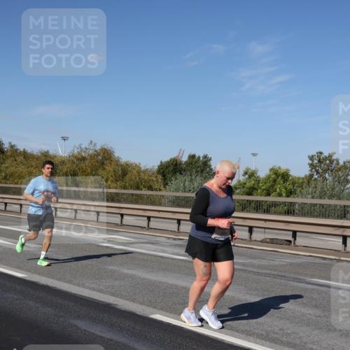 03.10.2025 - Köhlbrandbrückenlauf Julia Fischer http://msf.ph/oto/9015045 03.10.2025 13:11:54 Position 3  meine-sportfotos.de
