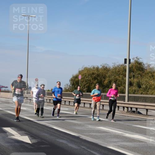 03.10.2025 - Köhlbrandbrückenlauf Julia Fischer http://msf.ph/oto/9015055 03.10.2025 13:11:56 Position 3  meine-sportfotos.de