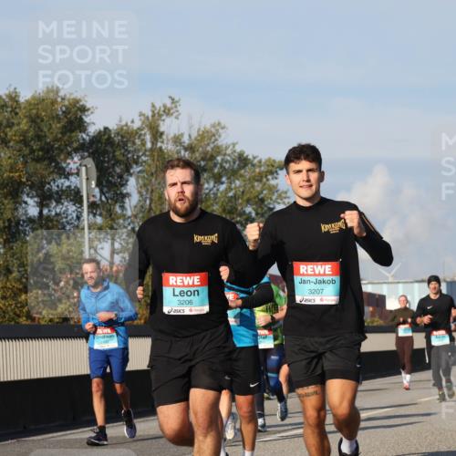 03.10.2025 - Köhlbrandbrückenlauf Luisa Fischer http://msf.ph/oto/9015059 03.10.2025 10:59:46 Position 3 3207, 3206 meine-sportfotos.de