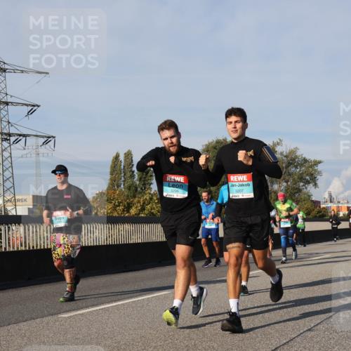 03.10.2025 - Köhlbrandbrückenlauf Luisa Fischer http://msf.ph/oto/9015072 03.10.2025 10:59:47 Position 3 3206, 3207 meine-sportfotos.de