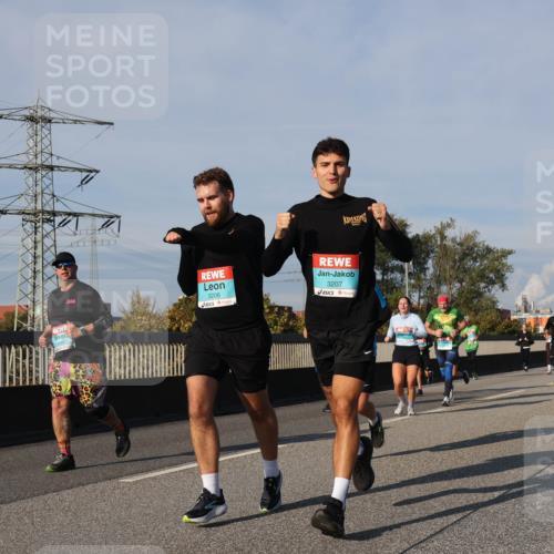 03.10.2025 - Köhlbrandbrückenlauf Luisa Fischer http://msf.ph/oto/9015075 03.10.2025 10:59:48 Position 3 3206, 3207 meine-sportfotos.de
