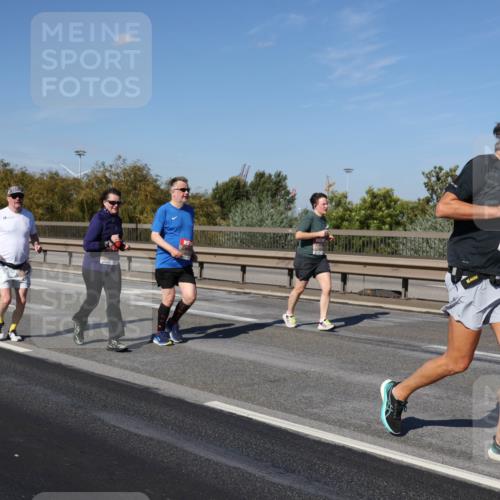 03.10.2025 - Köhlbrandbrückenlauf Julia Fischer http://msf.ph/oto/9015077 03.10.2025 13:12:03 Position 3 5151 meine-sportfotos.de