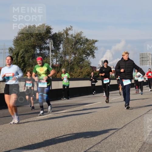 03.10.2025 - Köhlbrandbrückenlauf Luisa Fischer http://msf.ph/oto/9015079 03.10.2025 10:59:49 Position 3  meine-sportfotos.de