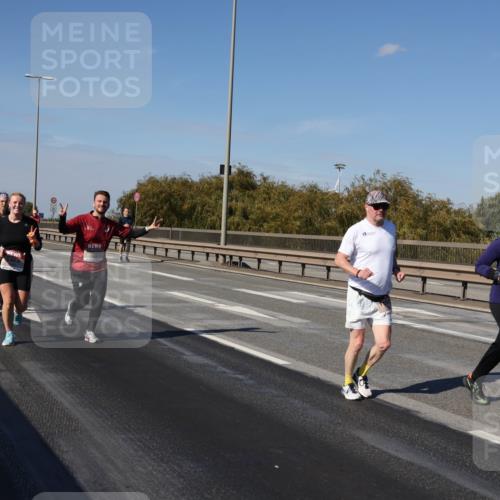03.10.2025 - Köhlbrandbrückenlauf Julia Fischer http://msf.ph/oto/9015082 03.10.2025 13:12:04 Position 3  meine-sportfotos.de