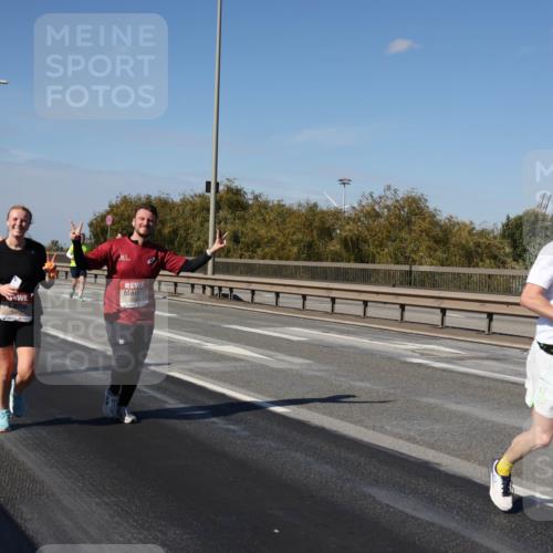 03.10.2025 - Köhlbrandbrückenlauf Julia Fischer http://msf.ph/oto/9015087 03.10.2025 13:12:05 Position 3  meine-sportfotos.de
