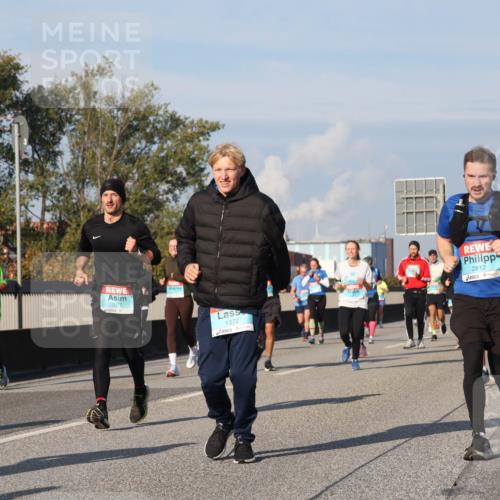 03.10.2025 - Köhlbrandbrückenlauf Luisa Fischer http://msf.ph/oto/9015093 03.10.2025 10:59:51 Position 3 1877, 1372, 2812 meine-sportfotos.de