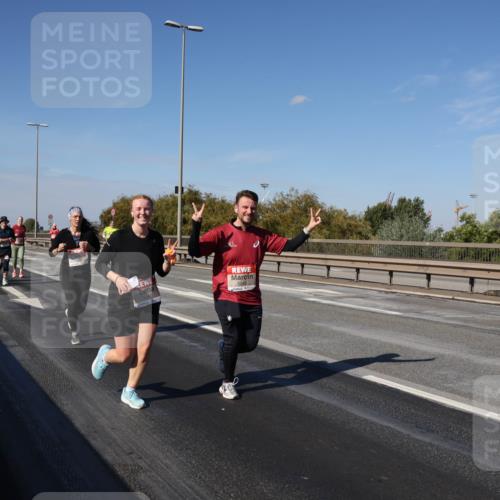 03.10.2025 - Köhlbrandbrückenlauf Julia Fischer http://msf.ph/oto/9015094 03.10.2025 13:12:06 Position 3  meine-sportfotos.de