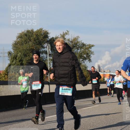 03.10.2025 - Köhlbrandbrückenlauf Luisa Fischer http://msf.ph/oto/9015102 03.10.2025 10:59:52 Position 3 1877, 1372, 2812, 1752 meine-sportfotos.de
