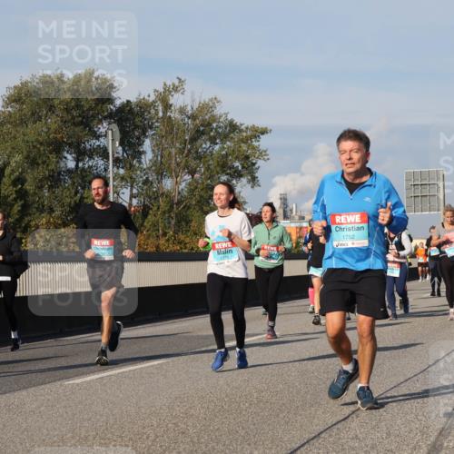 03.10.2025 - Köhlbrandbrückenlauf Luisa Fischer http://msf.ph/oto/9015130 03.10.2025 10:59:54 Position 3 1761, 1752 meine-sportfotos.de