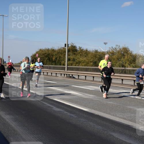 03.10.2025 - Köhlbrandbrückenlauf Julia Fischer http://msf.ph/oto/9015172 03.10.2025 13:12:29 Position 3  meine-sportfotos.de