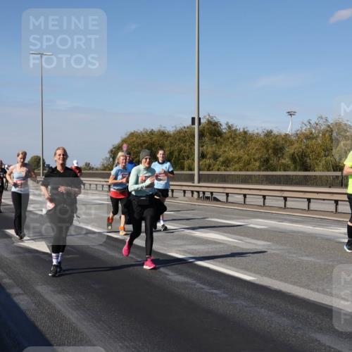03.10.2025 - Köhlbrandbrückenlauf Julia Fischer http://msf.ph/oto/9015179 03.10.2025 13:12:30 Position 3  meine-sportfotos.de