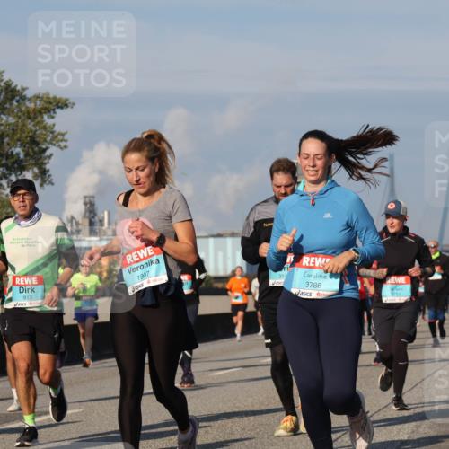 03.10.2025 - Köhlbrandbrückenlauf Luisa Fischer http://msf.ph/oto/9015184 03.10.2025 10:59:59 Position 3 1813, 1907, 314, 3788, 3761 meine-sportfotos.de