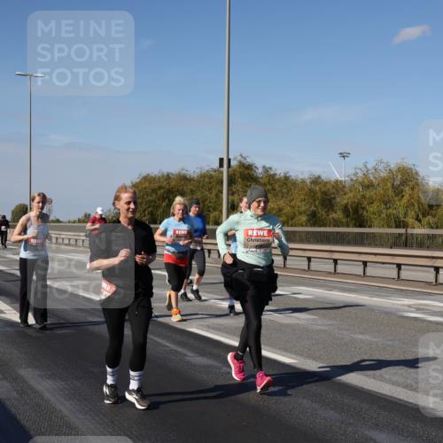 03.10.2025 - Köhlbrandbrückenlauf Julia Fischer http://msf.ph/oto/9015193 03.10.2025 13:12:31 Position 3  meine-sportfotos.de