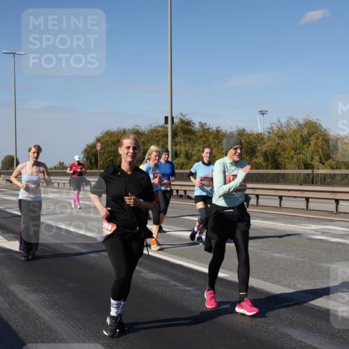 03.10.2025 - Köhlbrandbrückenlauf Julia Fischer http://msf.ph/oto/9015196 03.10.2025 13:12:31 Position 3  meine-sportfotos.de