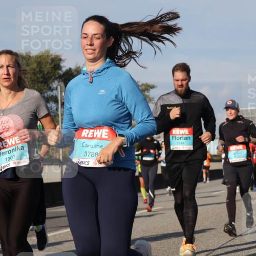 03.10.2025 - Köhlbrandbrückenlauf Luisa Fischer http://msf.ph/oto/9015201 03.10.2025 11:00:01 Position 3 1907, 3788, 3144 meine-sportfotos.de