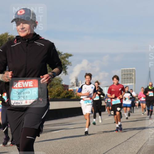 03.10.2025 - Köhlbrandbrückenlauf Luisa Fischer http://msf.ph/oto/9015222 03.10.2025 11:00:04 Position 3 3761 meine-sportfotos.de
