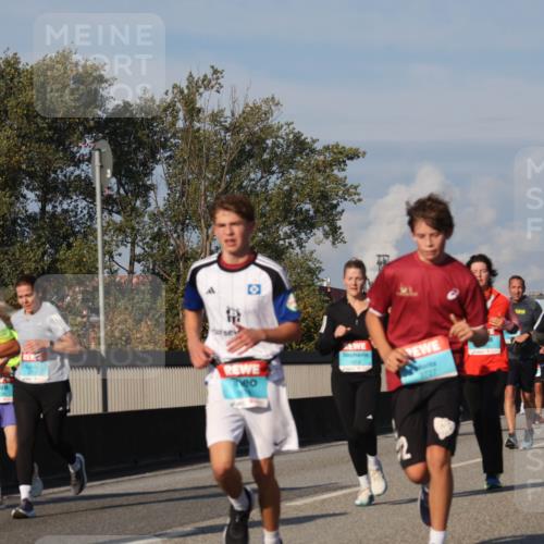 03.10.2025 - Köhlbrandbrückenlauf Luisa Fischer http://msf.ph/oto/9015238 03.10.2025 11:00:05 Position 3 3727 meine-sportfotos.de