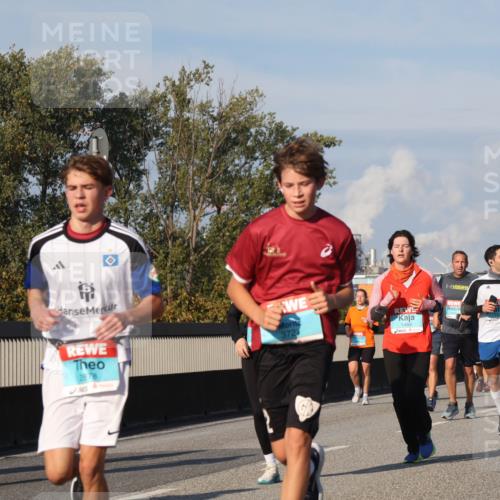 03.10.2025 - Köhlbrandbrückenlauf Luisa Fischer http://msf.ph/oto/9015247 03.10.2025 11:00:06 Position 3 1480, 3773, 2878, 895, 3727 meine-sportfotos.de