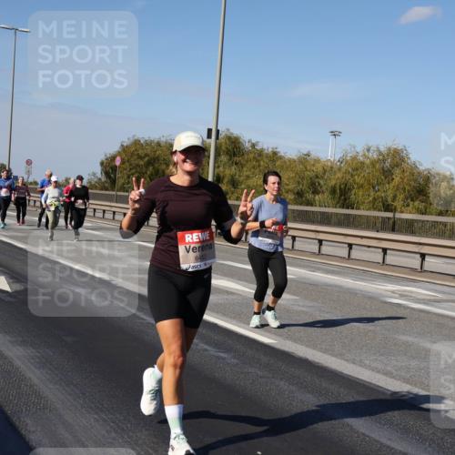 03.10.2025 - Köhlbrandbrückenlauf Julia Fischer http://msf.ph/oto/9015249 03.10.2025 13:12:41 Position 3 6452 meine-sportfotos.de