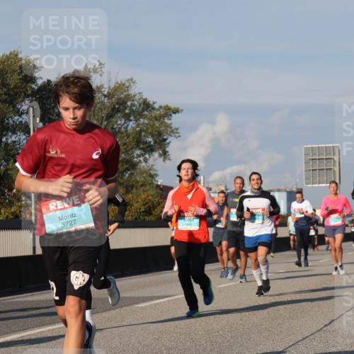 03.10.2025 - Köhlbrandbrückenlauf Luisa Fischer http://msf.ph/oto/9015252 03.10.2025 11:00:07 Position 3 8, 3727 meine-sportfotos.de