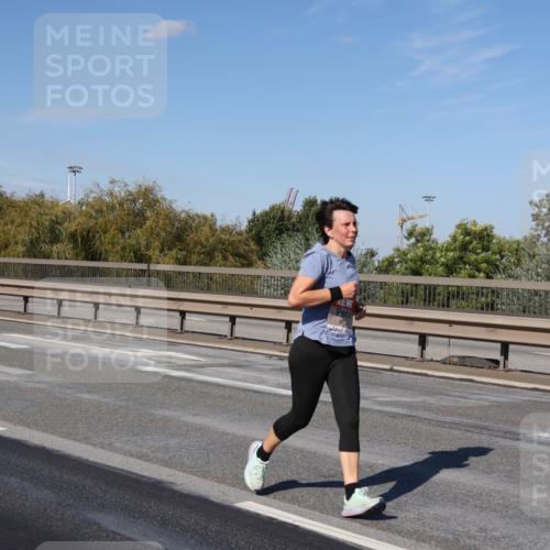 03.10.2025 - Köhlbrandbrückenlauf Julia Fischer http://msf.ph/oto/9015260 03.10.2025 13:12:43 Position 3 607 meine-sportfotos.de