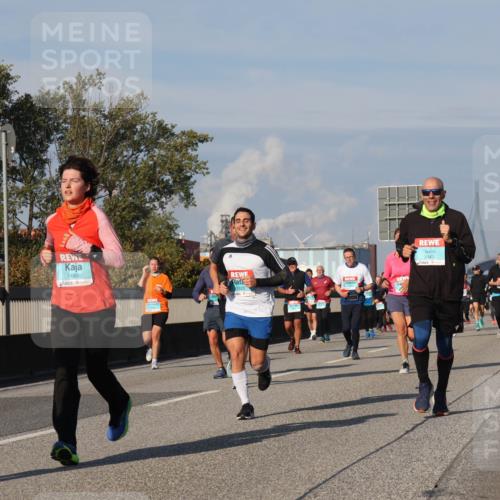 03.10.2025 - Köhlbrandbrückenlauf Luisa Fischer http://msf.ph/oto/9015267 03.10.2025 11:00:08 Position 3 93, 1480, 1820, 3843 meine-sportfotos.de