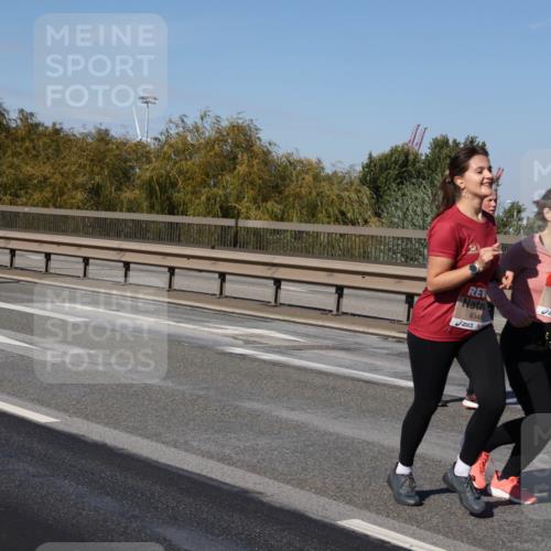 03.10.2025 - Köhlbrandbrückenlauf Julia Fischer http://msf.ph/oto/9015286 03.10.2025 13:12:51 Position 3 4948, 5515, 77 meine-sportfotos.de