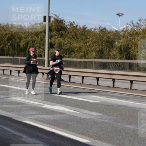 03.10.2025 - Köhlbrandbrückenlauf Julia Fischer http://msf.ph/oto/9015289 03.10.2025 13:12:52 Position 3  meine-sportfotos.de
