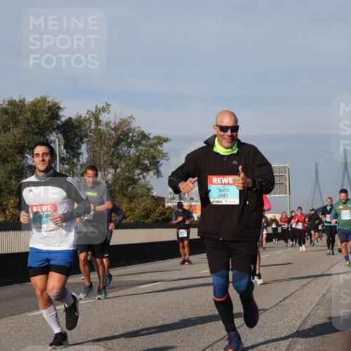 03.10.2025 - Köhlbrandbrückenlauf Luisa Fischer http://msf.ph/oto/9015292 03.10.2025 11:00:10 Position 3 820, 3843 meine-sportfotos.de