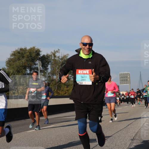 03.10.2025 - Köhlbrandbrückenlauf Luisa Fischer http://msf.ph/oto/9015299 03.10.2025 11:00:11 Position 3 1820, 3843 meine-sportfotos.de