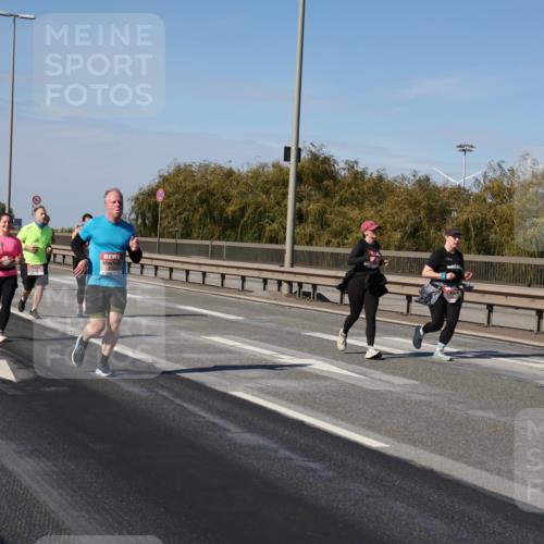 03.10.2025 - Köhlbrandbrückenlauf Julia Fischer http://msf.ph/oto/9015300 03.10.2025 13:12:54 Position 3  meine-sportfotos.de